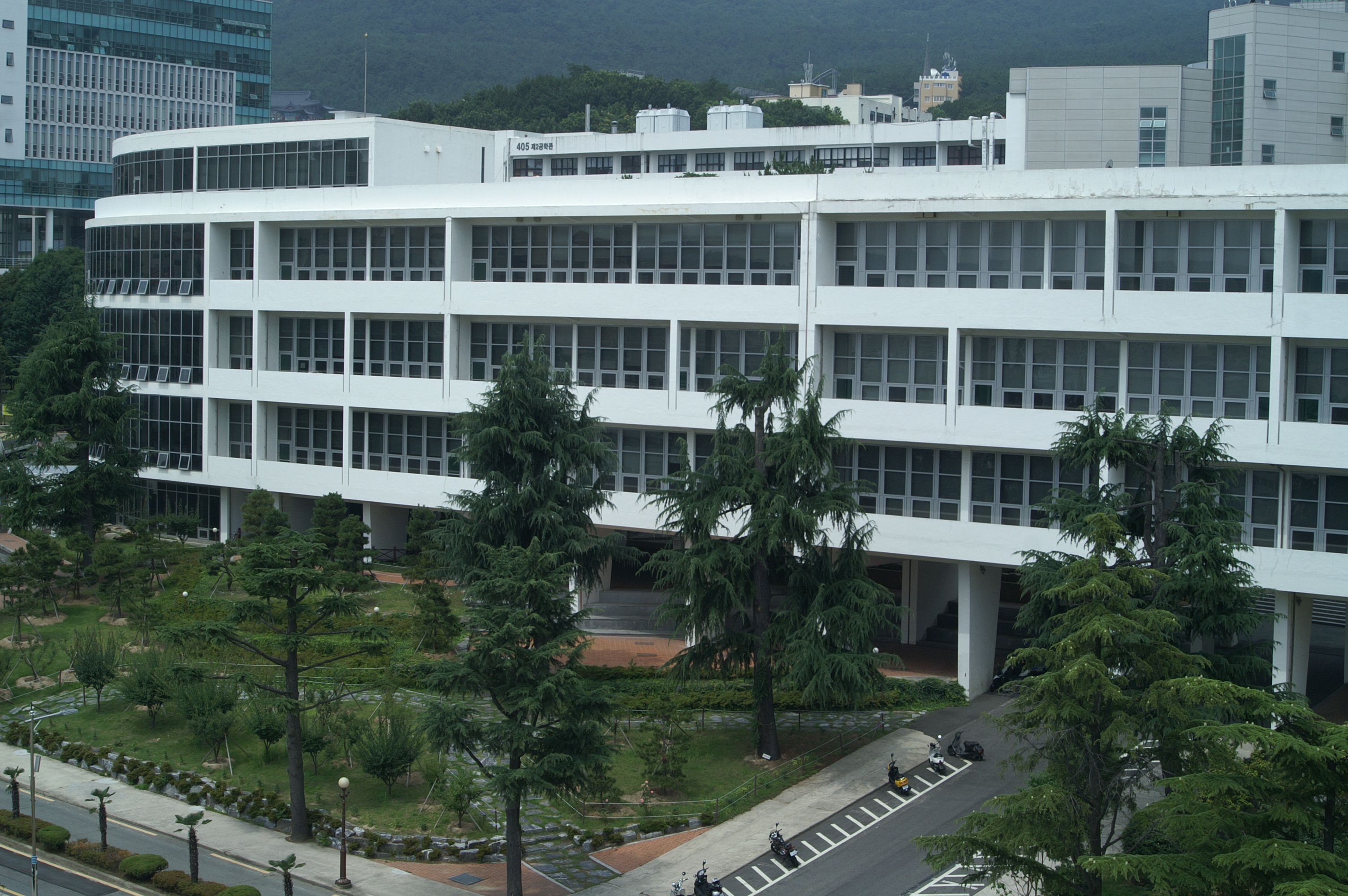 인문관 전경 PICT3656.JPG