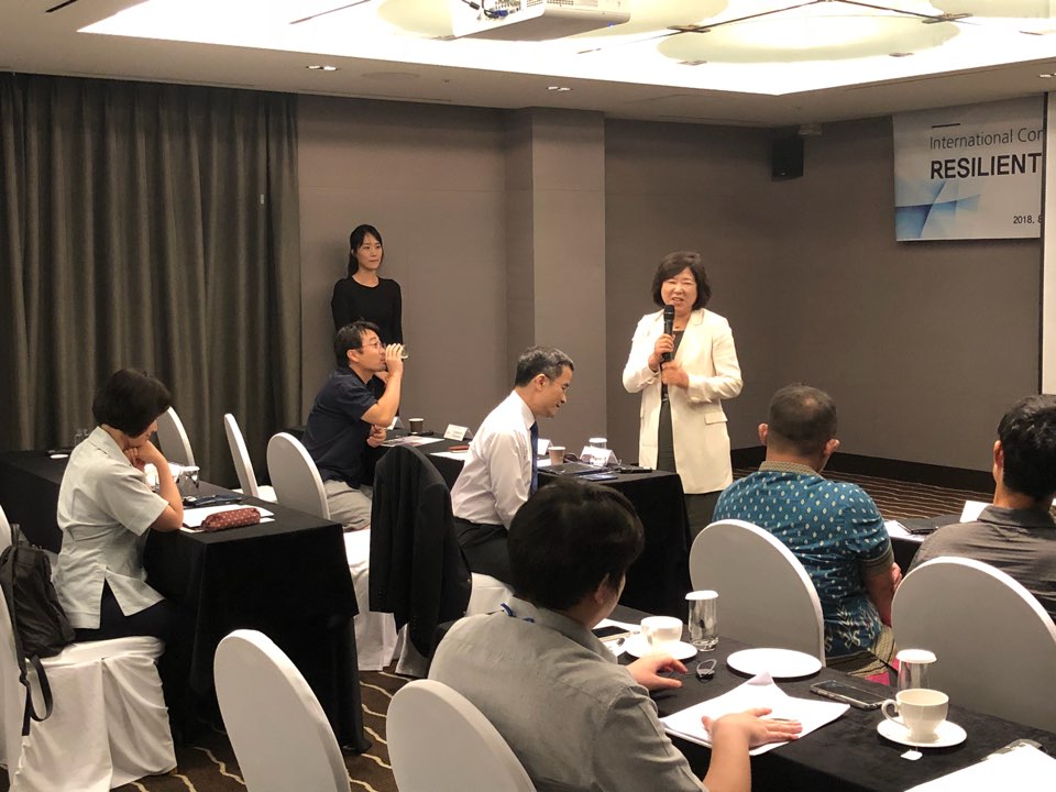 [기후변화특성화대학원 국제세미나]Resilient Design & Climate Change Adaptation KakaoTalk_20180820_101841775.jpg