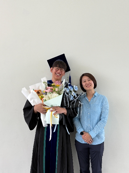 백승룡 학생의 학부 졸업을 축하합니다. 대표이미지