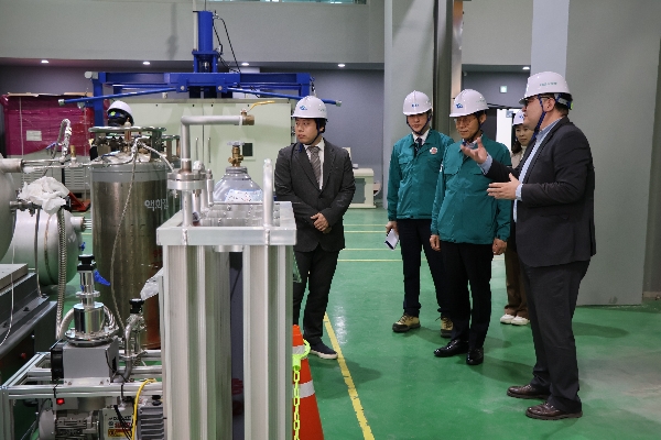 부산항만공사, 10일 수소선박기술센터 방문하여 친환경 선박 산업의 발전 방향 논의 대표이미지