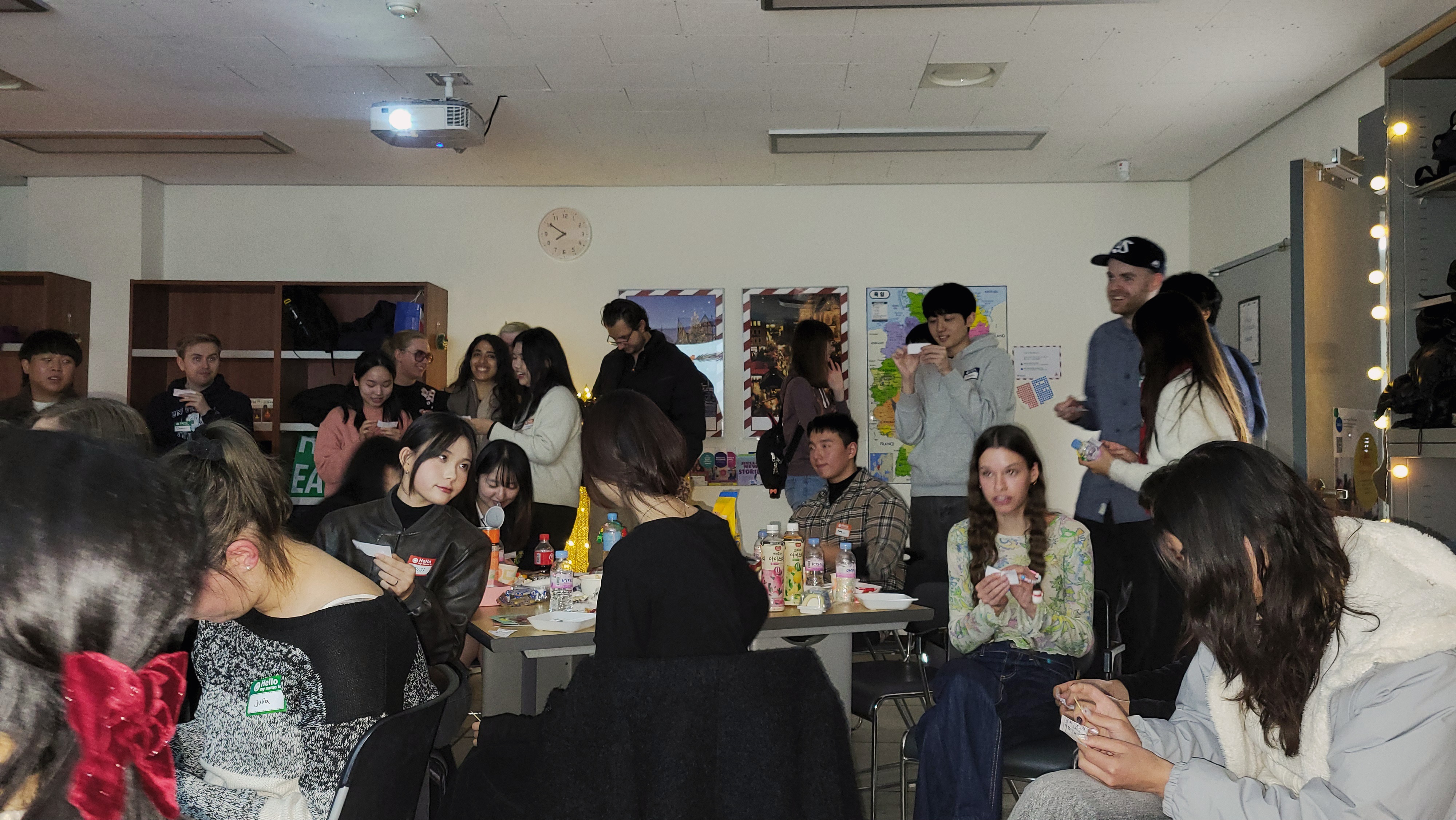 탄뎀 크리스마스 파티 대표이미지