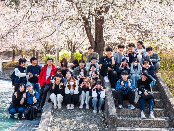 2025학년도 봄꽃놀이 대표이미지