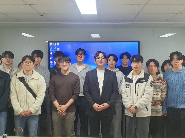 2024-2학기 이휘돈 교수님 Small Talk 대표이미지