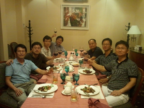 w/ Eng. Faculty members in 2010 대표이미지