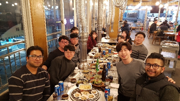 A Late New Year's Dinner  대표이미지