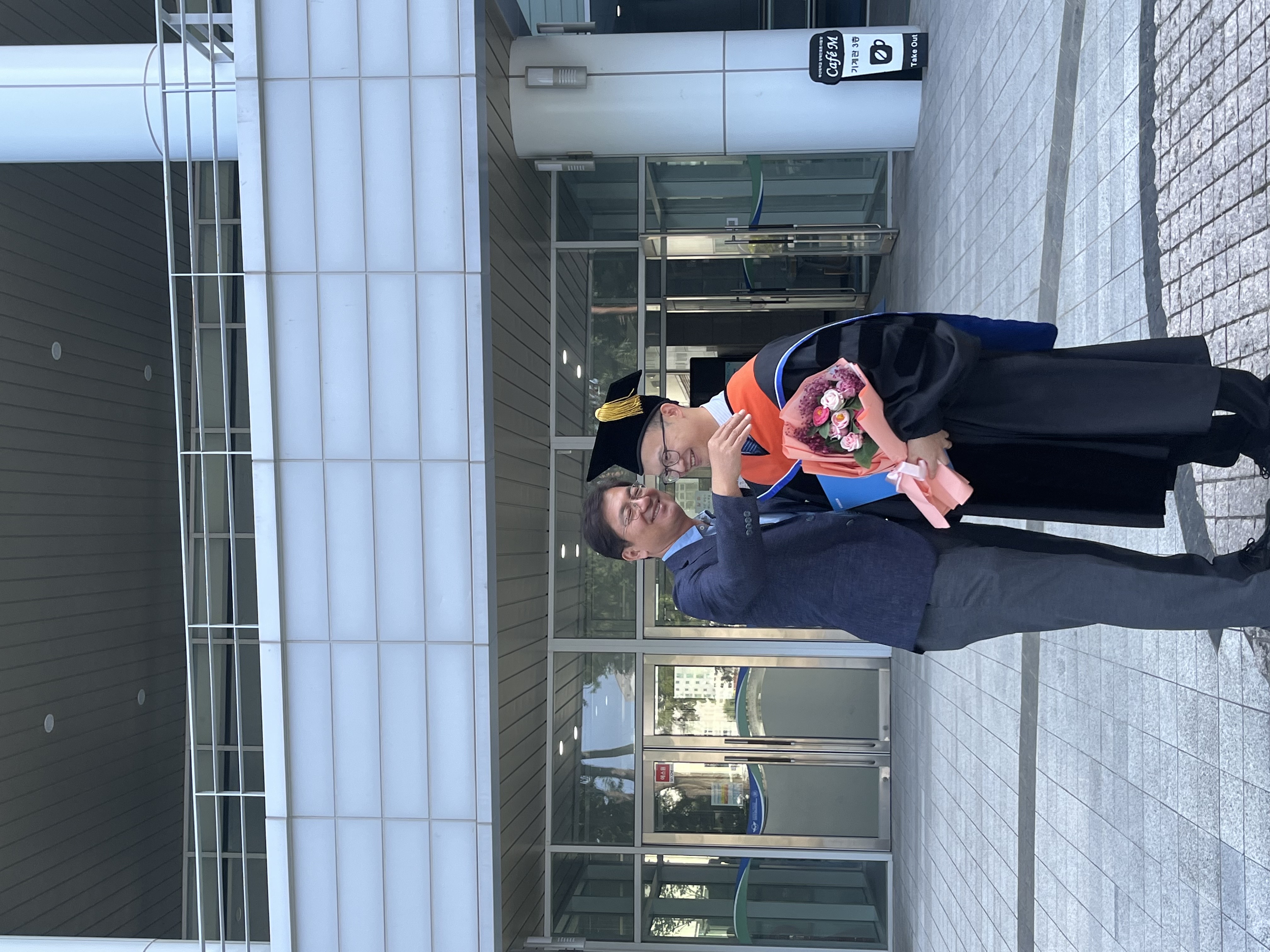 2022년 8월 졸업 3.jpg