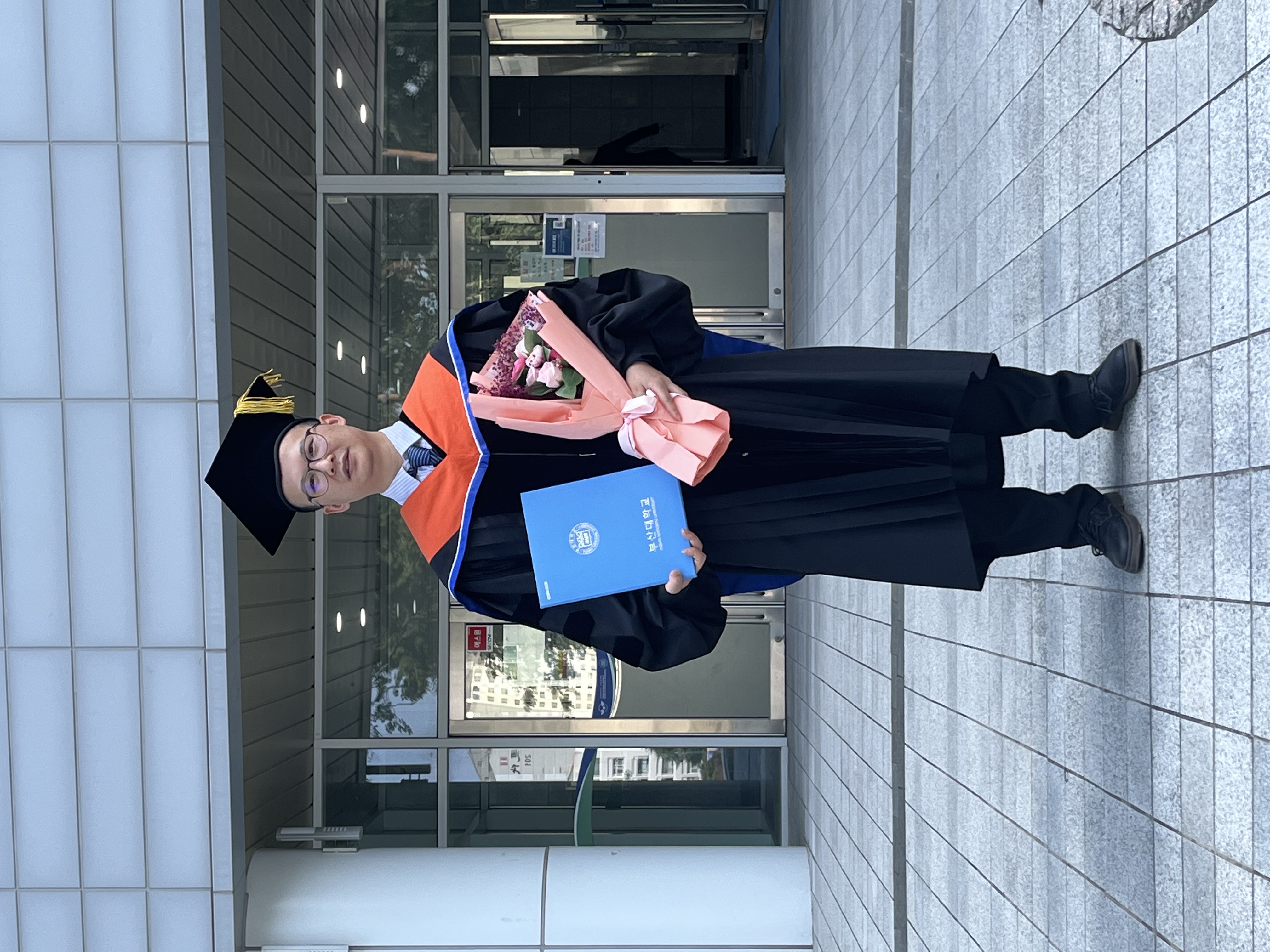 2022년 8월 졸업 1.jpg