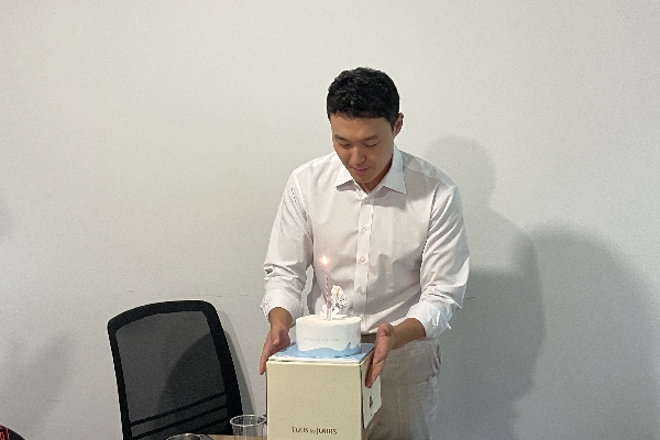 2025 교수님 승진 (^o^)/ 대표이미지