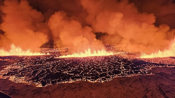 2024년 1월 아이슬란드형 틈새분화와 용암류(lava flow) 대표이미지